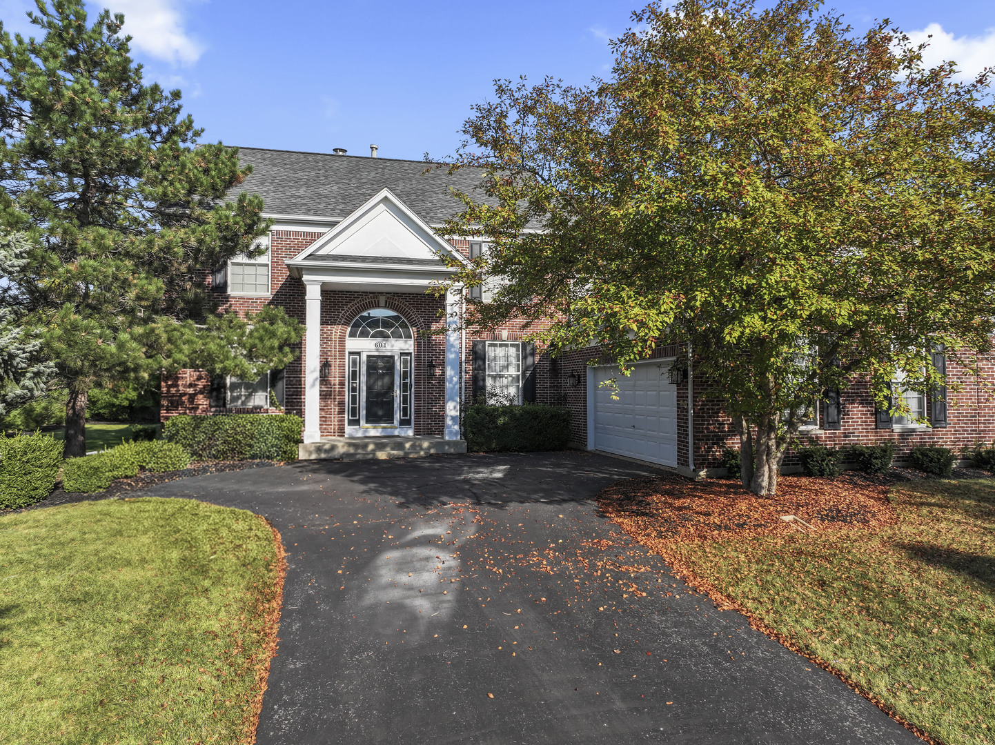 601 Woods Creek Lane, Algonquin, IL 60102