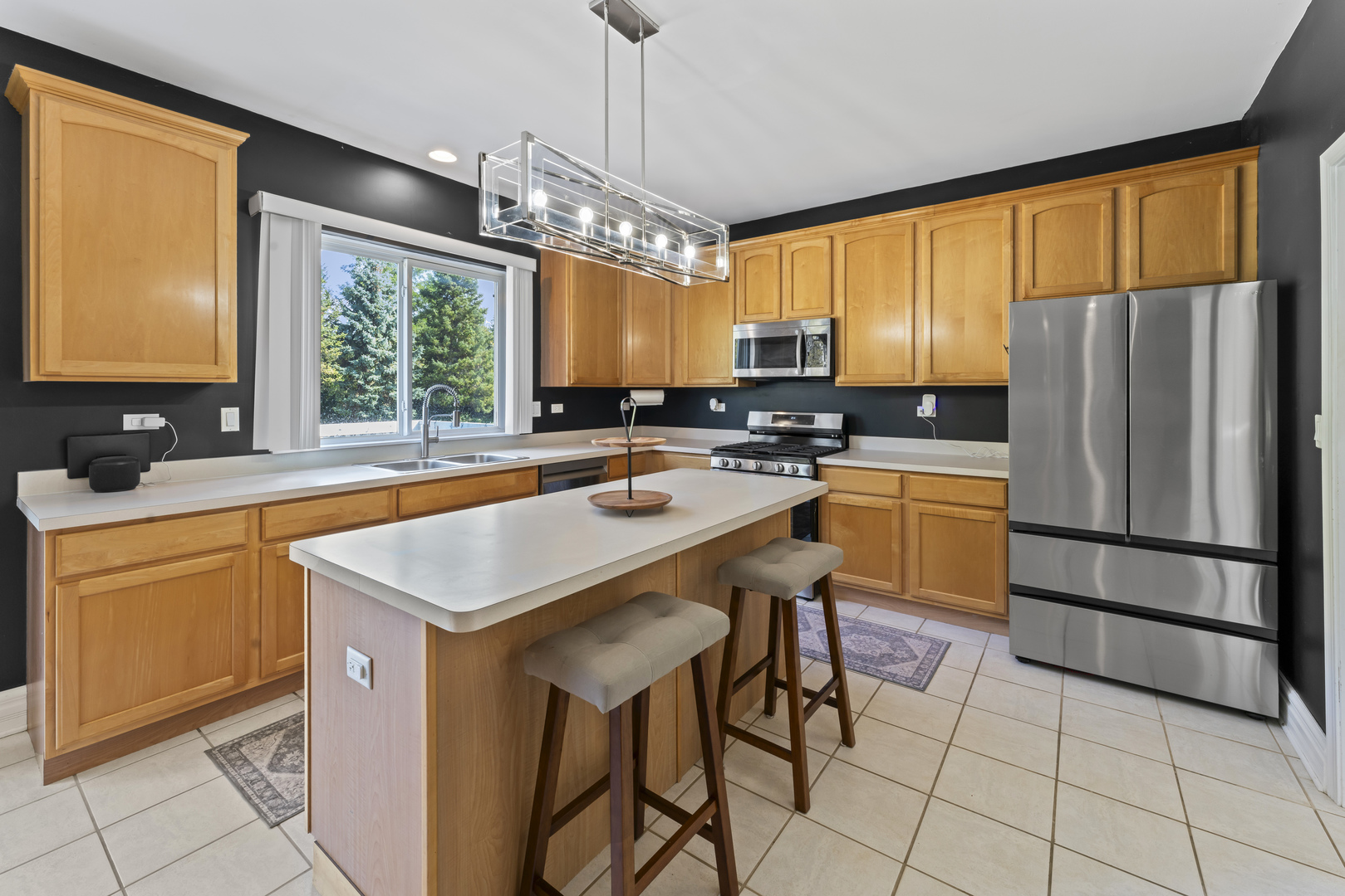 601 Woods Creek Lane, Algonquin, IL 60102