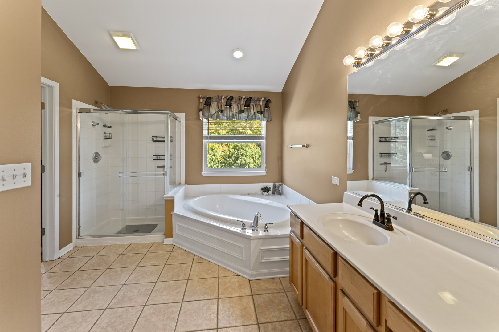 601 Woods Creek Lane, Algonquin, IL 60102