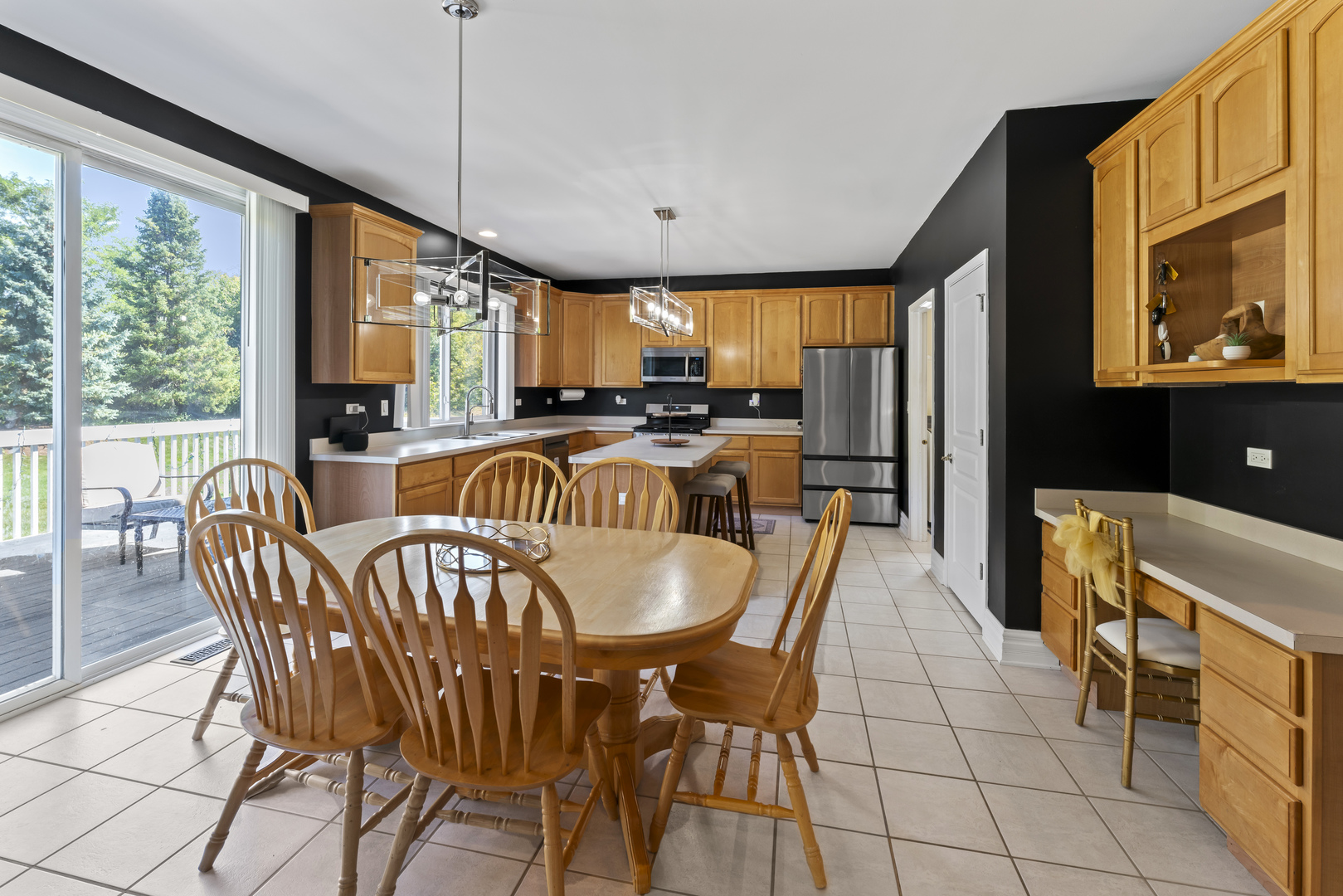 601 Woods Creek Lane, Algonquin, IL 60102