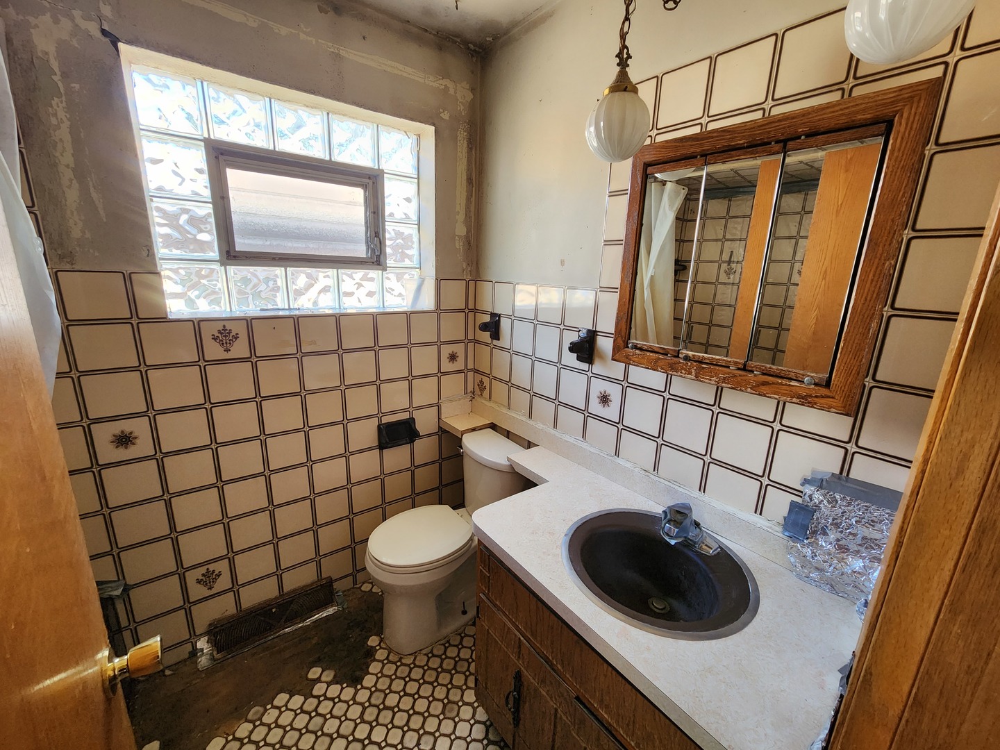 3905 W 71st Street, Chicago, IL 60629