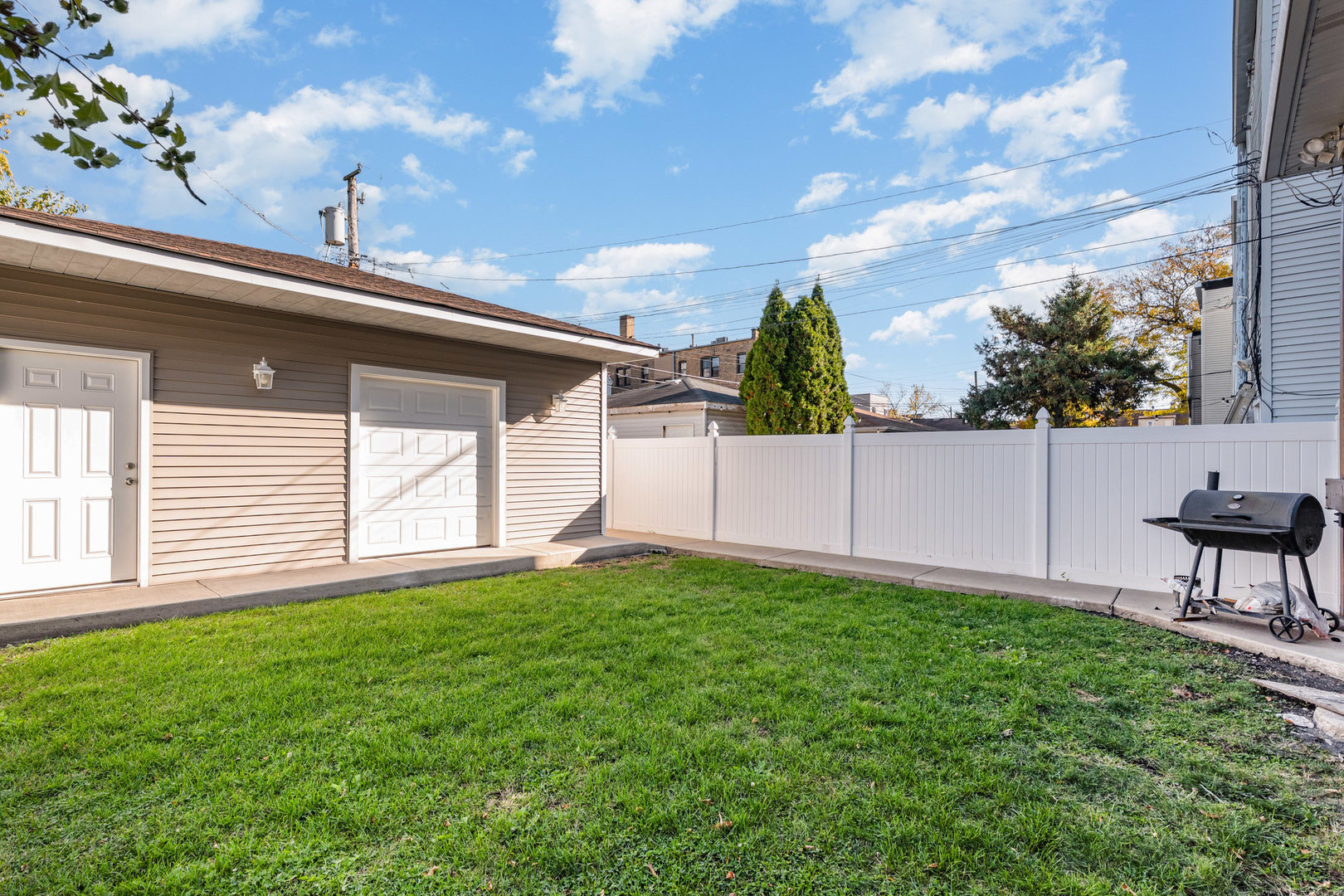 2113 N Avers Avenue, Chicago, IL 60647