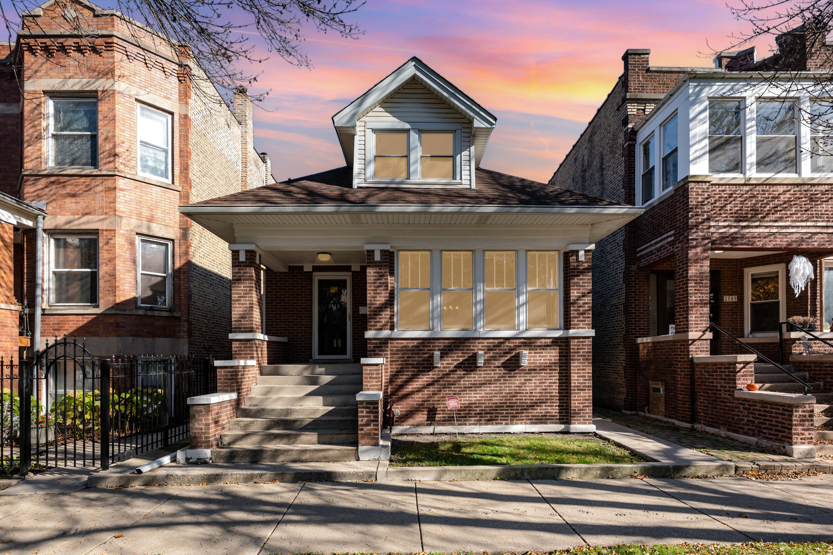 2113 N Avers Avenue, Chicago, IL 60647
