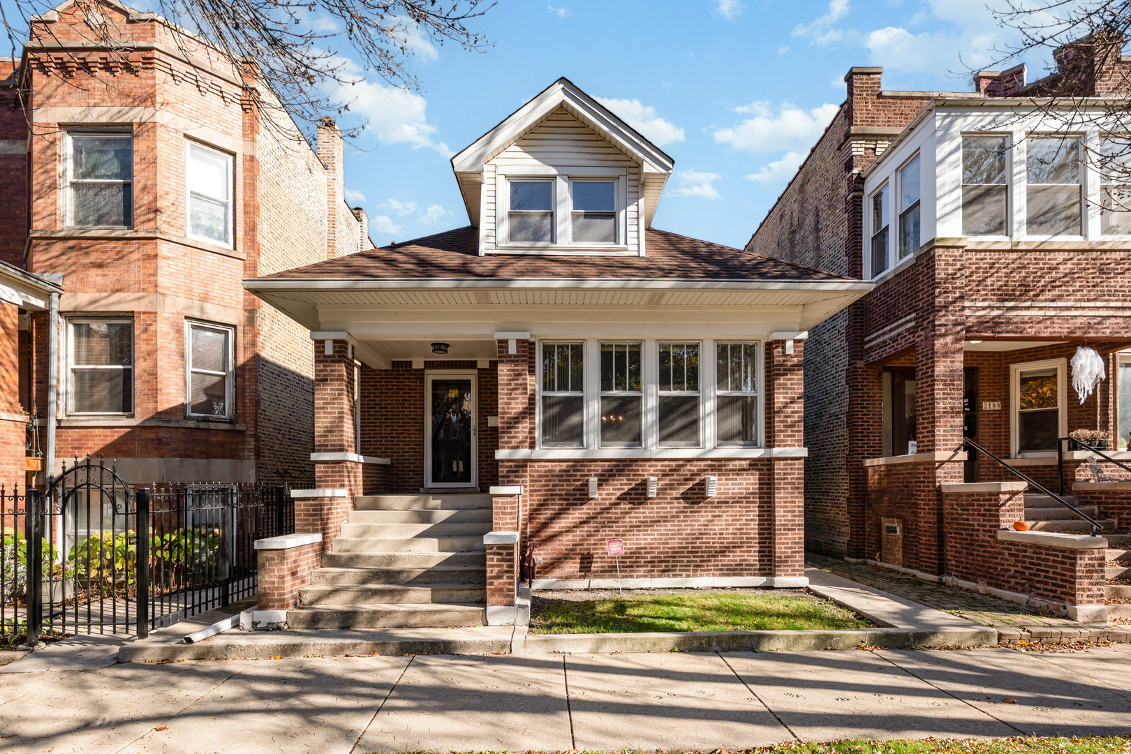 2113 N Avers Avenue, Chicago, IL 60647