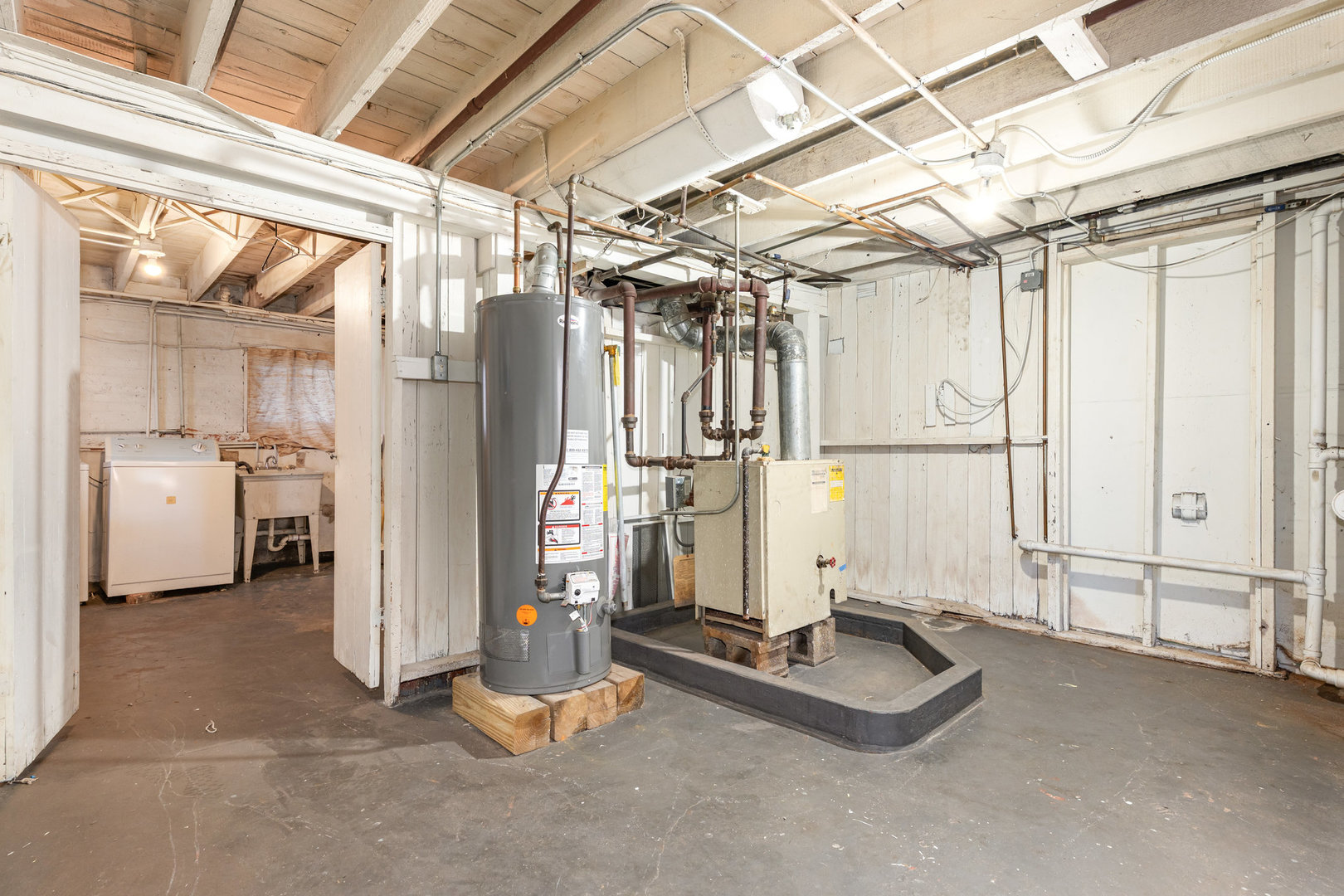 2113 N Avers Avenue, Chicago, IL 60647