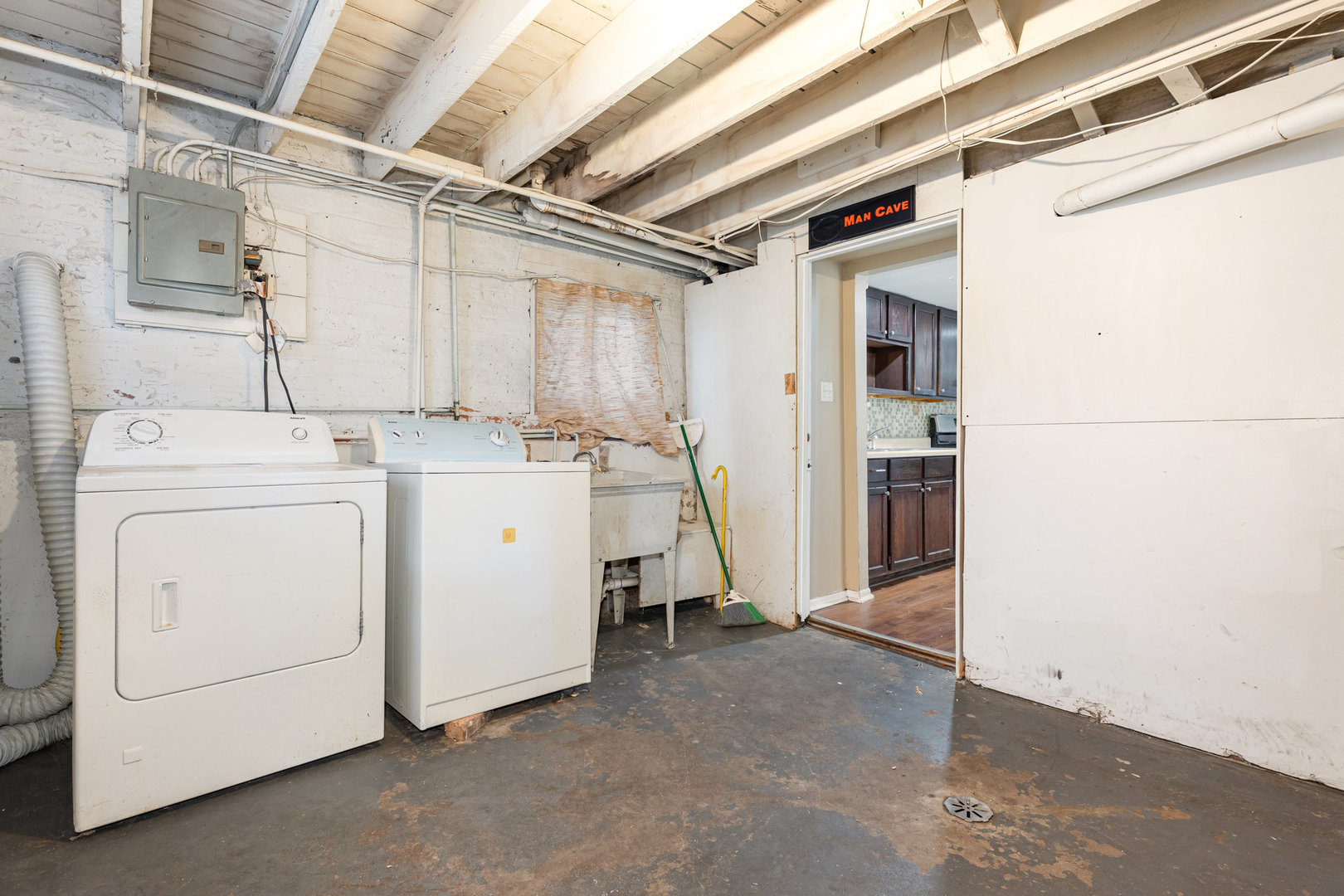 2113 N Avers Avenue, Chicago, IL 60647