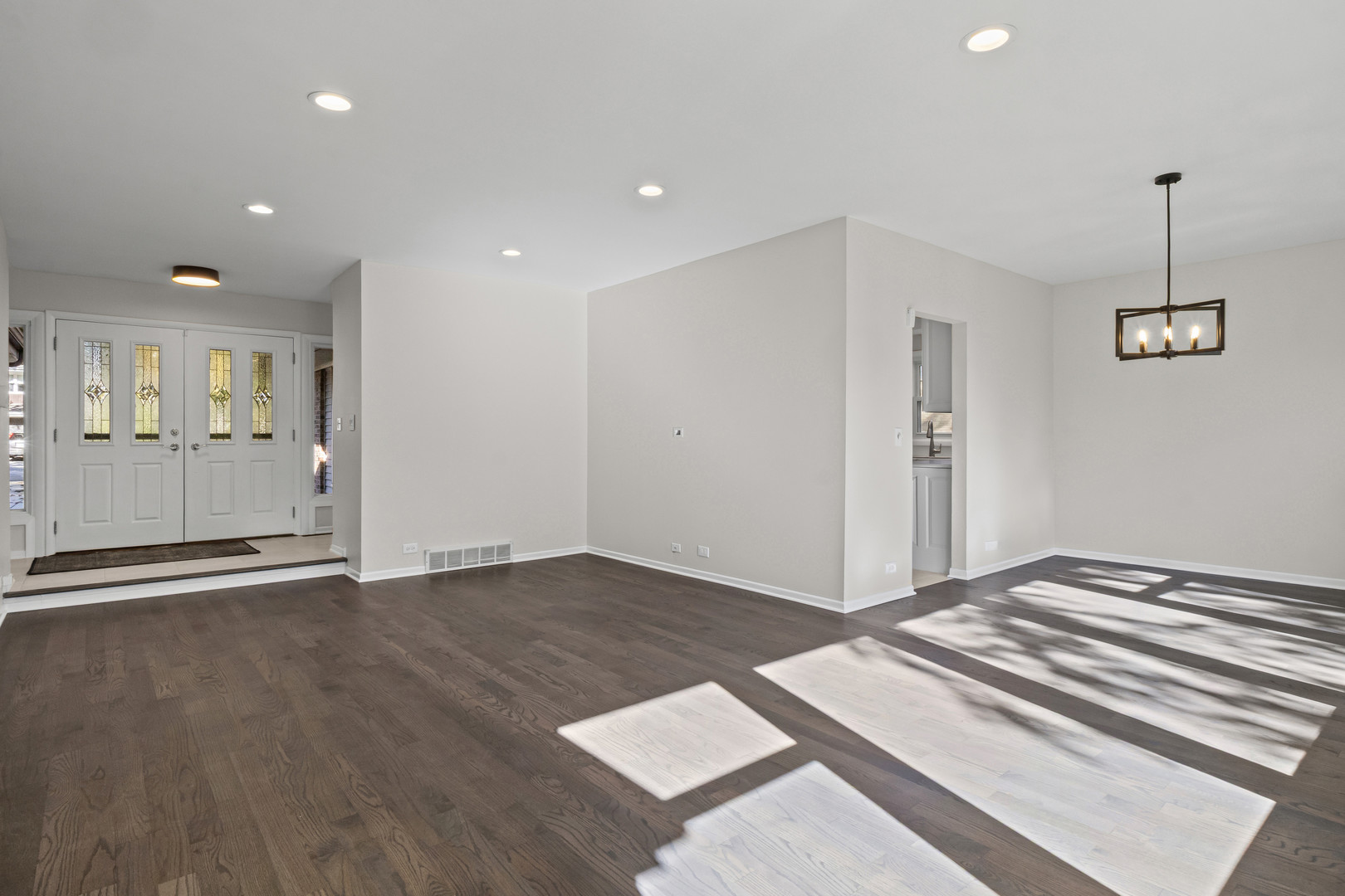 715 E Valley Lane, Arlington Heights, IL 60004