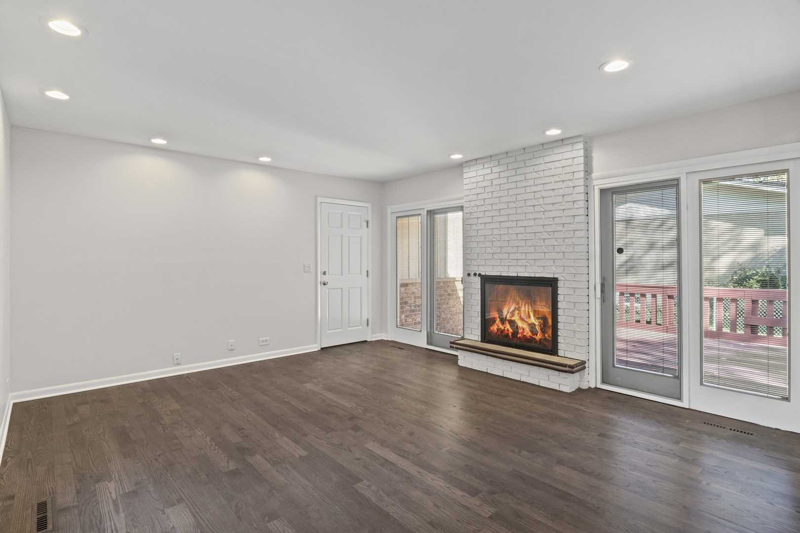 715 E Valley Lane, Arlington Heights, IL 60004