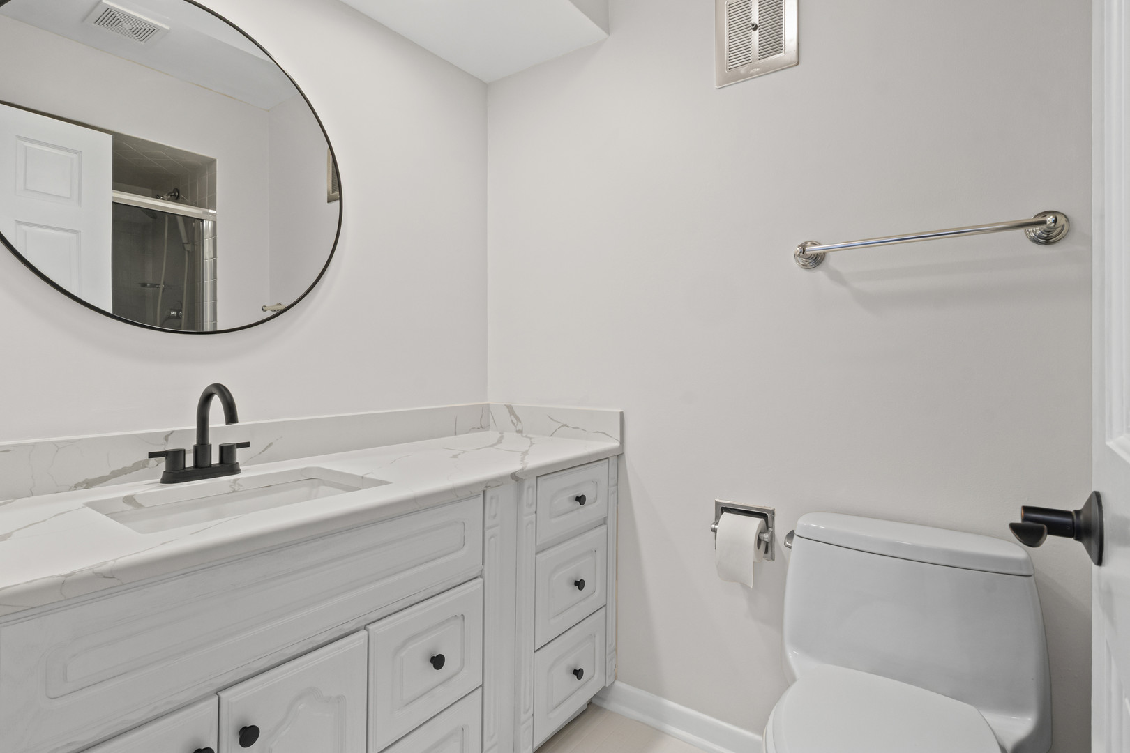 715 E Valley Lane, Arlington Heights, IL 60004