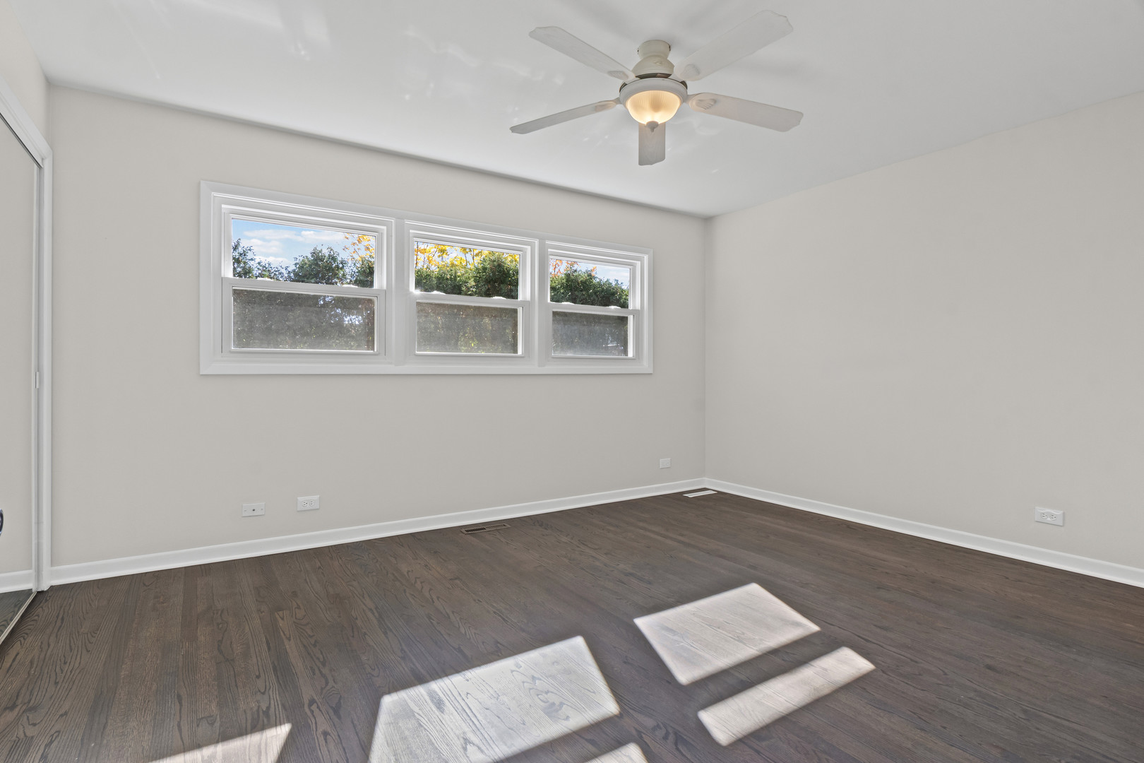 715 E Valley Lane, Arlington Heights, IL 60004