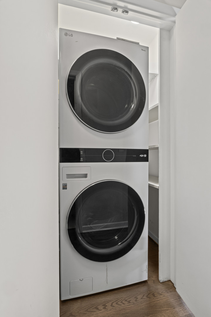 715 E Valley Lane, Arlington Heights, IL 60004