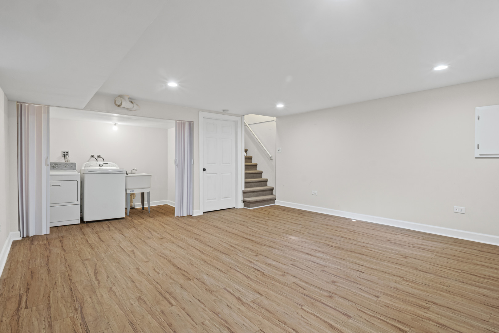 715 E Valley Lane, Arlington Heights, IL 60004