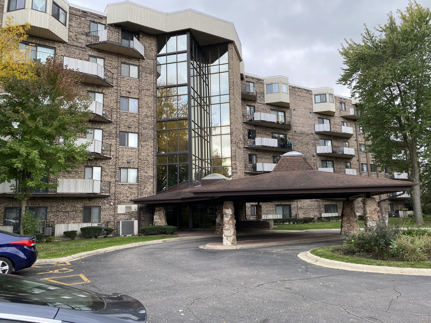 1275 E Baldwin Lane #408, Palatine, IL 60074