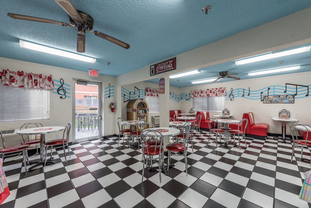 3305 Sunset Avenue #129, Waukegan, IL 60087