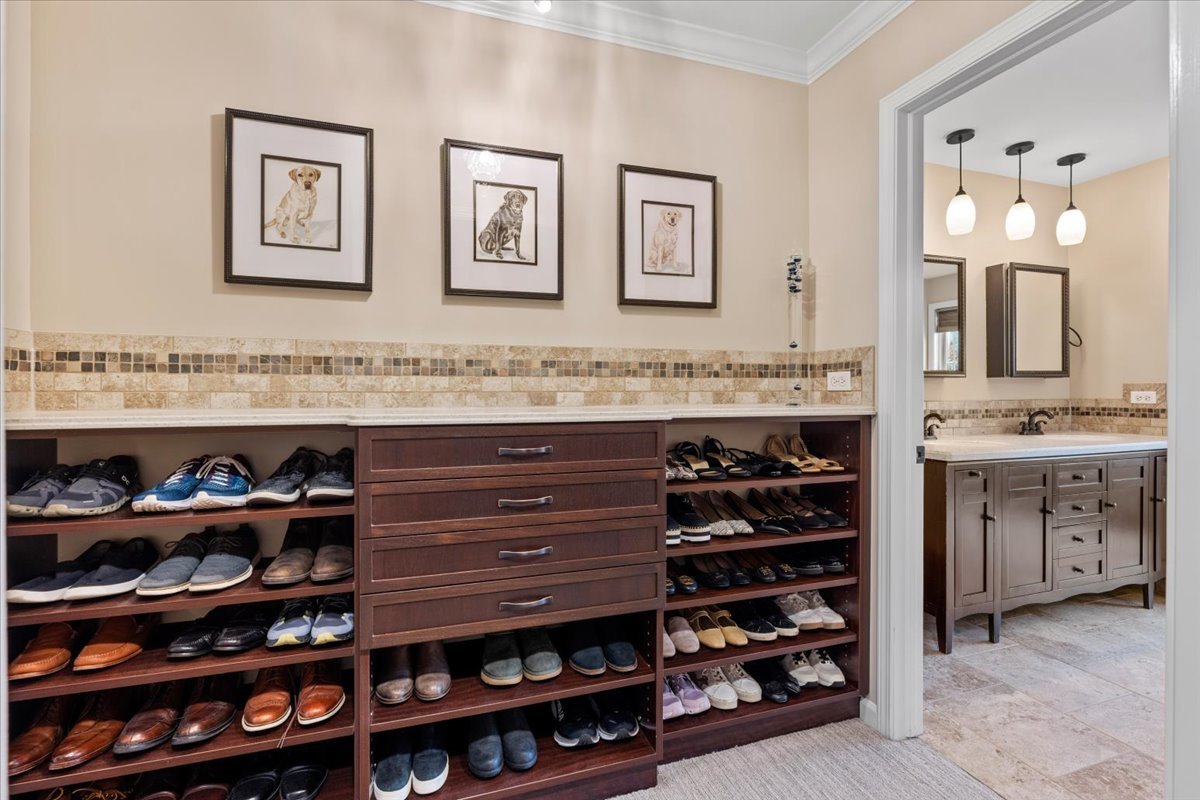 2459 Emerson Lane, Naperville, IL 60540