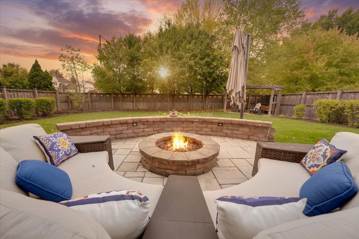 2459 Emerson Lane, Naperville, IL 60540