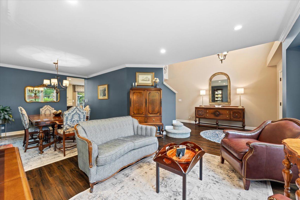 2459 Emerson Lane, Naperville, IL 60540