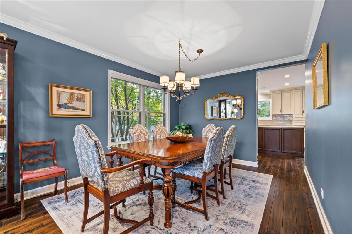 2459 Emerson Lane, Naperville, IL 60540