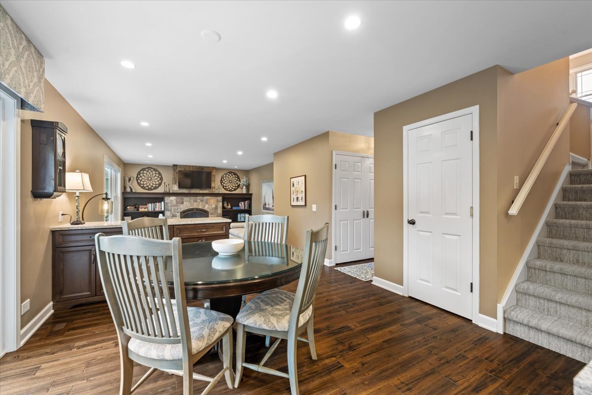 2459 Emerson Lane, Naperville, IL 60540