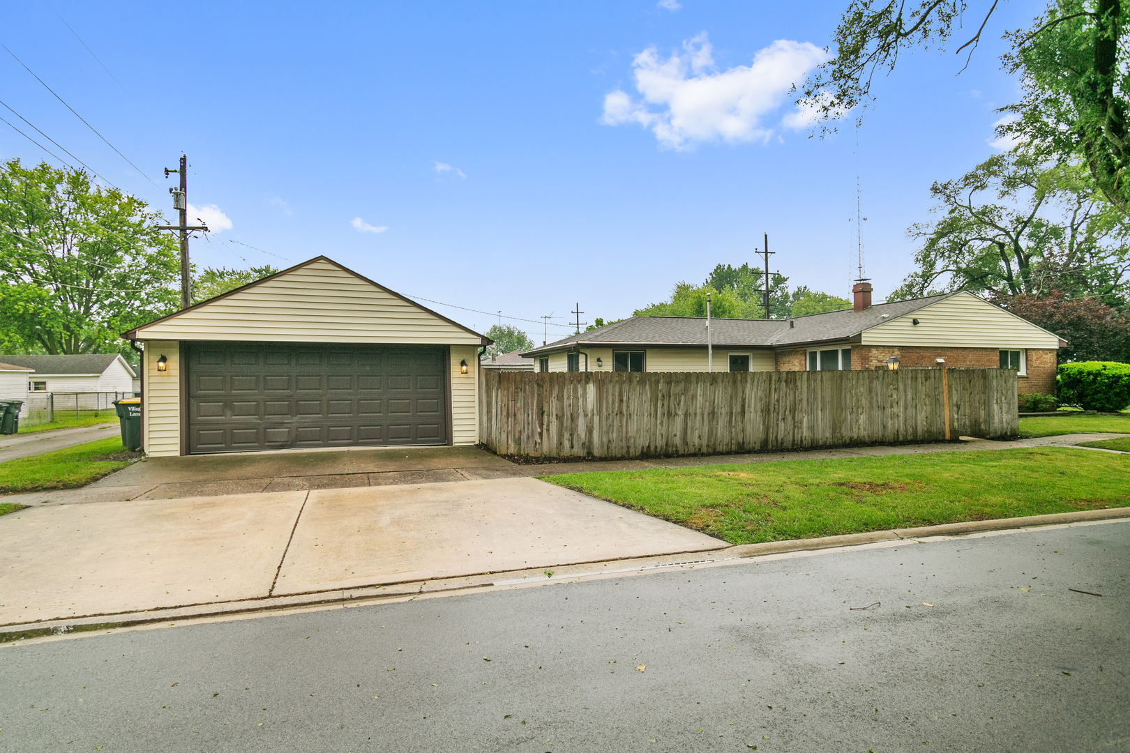 17303 Chicago Avenue, Lansing, IL 60438