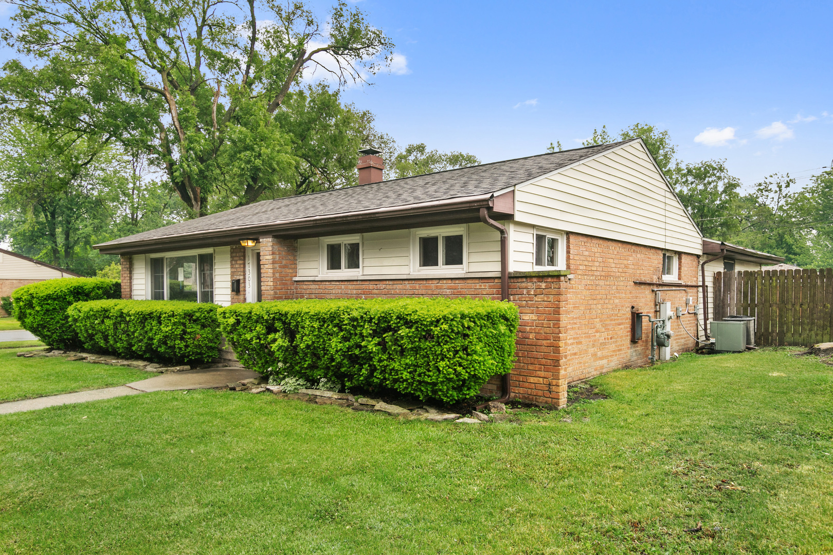 17303 Chicago Avenue, Lansing, IL 60438