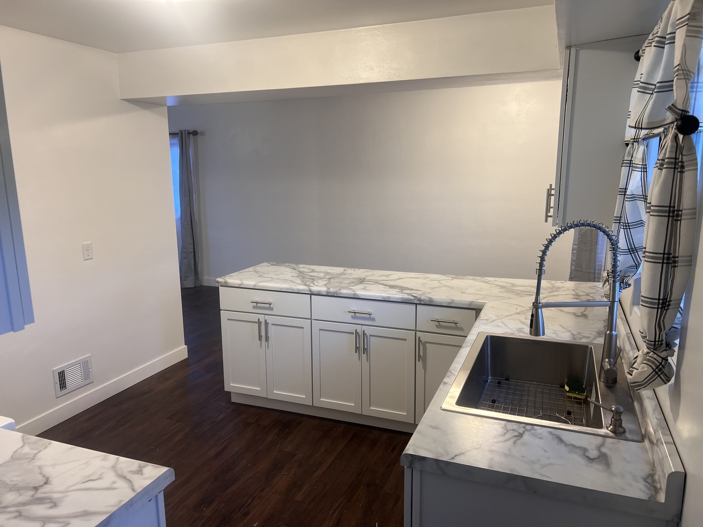 738 South Street, Lockport, IL 60441