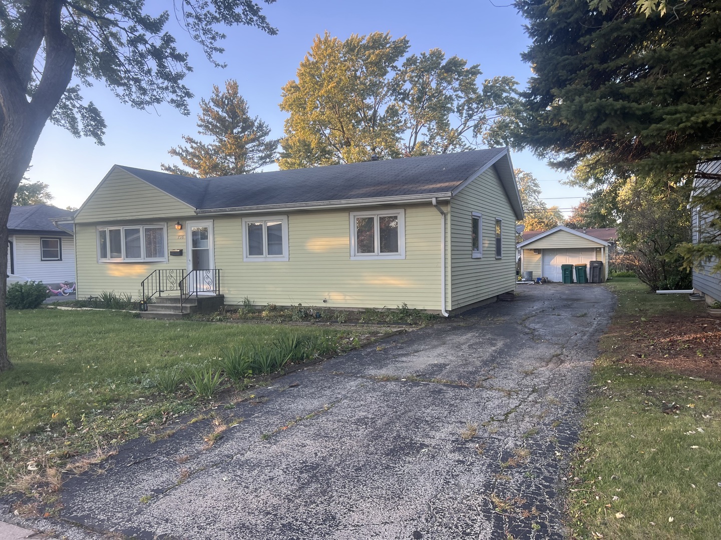 738 South Street, Lockport, IL 60441