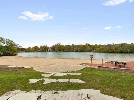 120 Lakeview Drive #514, Bloomingdale, IL 60108