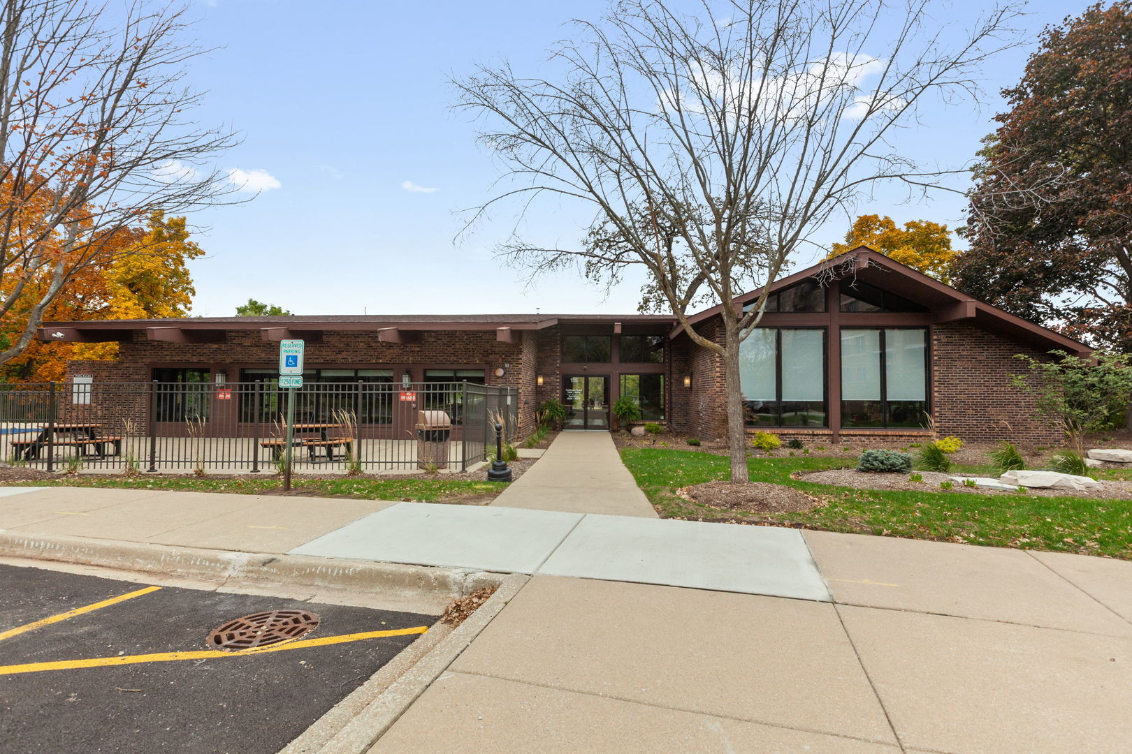 120 Lakeview Drive #514, Bloomingdale, IL 60108