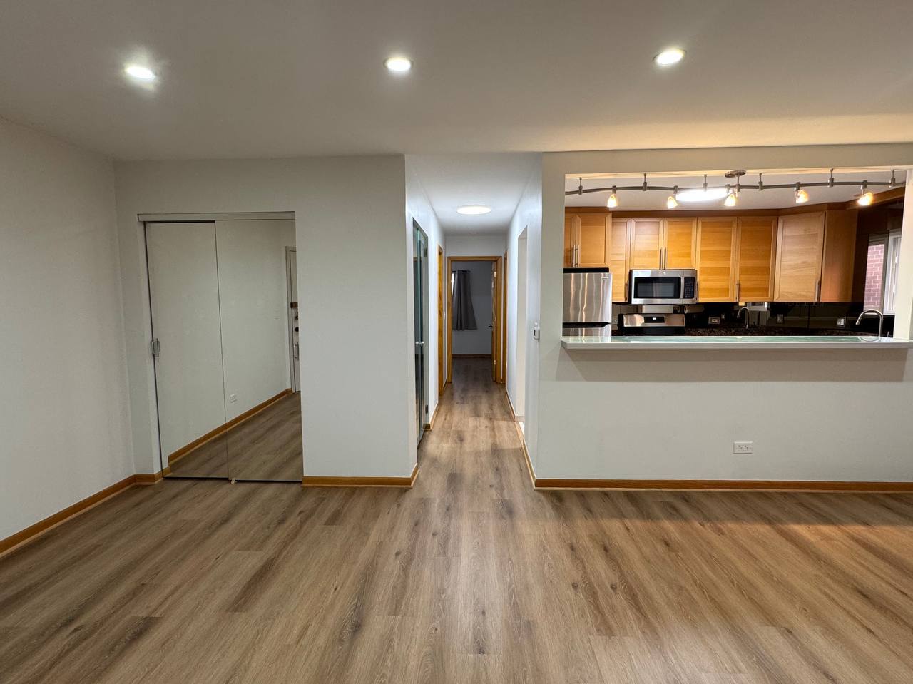 1650 Mill Street #206, Des Plaines, IL 60016