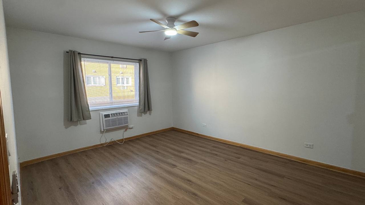 1650 Mill Street #206, Des Plaines, IL 60016