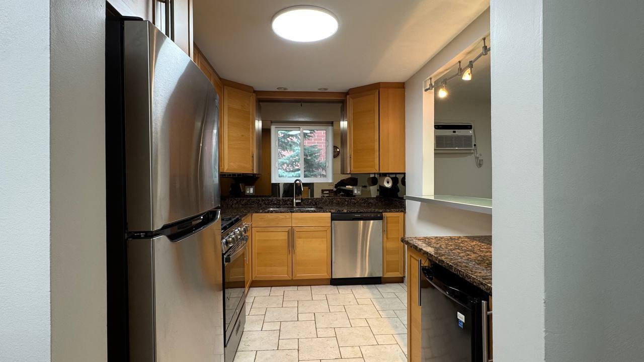 1650 Mill Street #206, Des Plaines, IL 60016