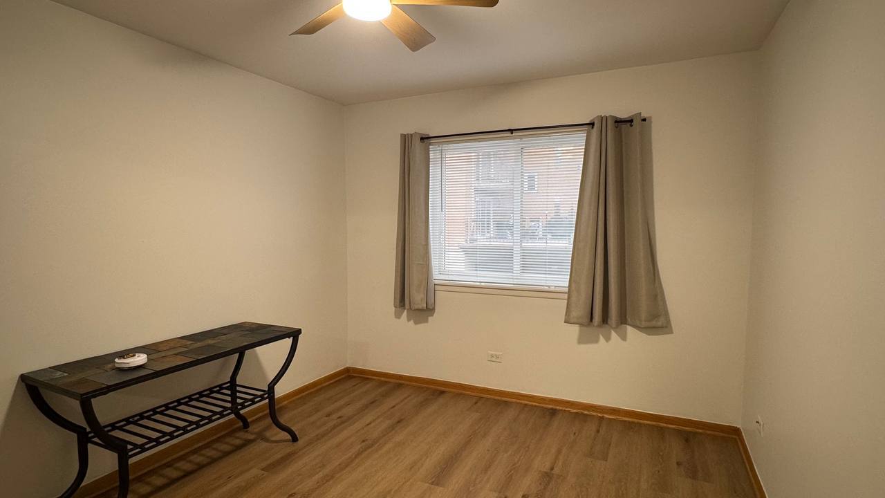 1650 Mill Street #206, Des Plaines, IL 60016