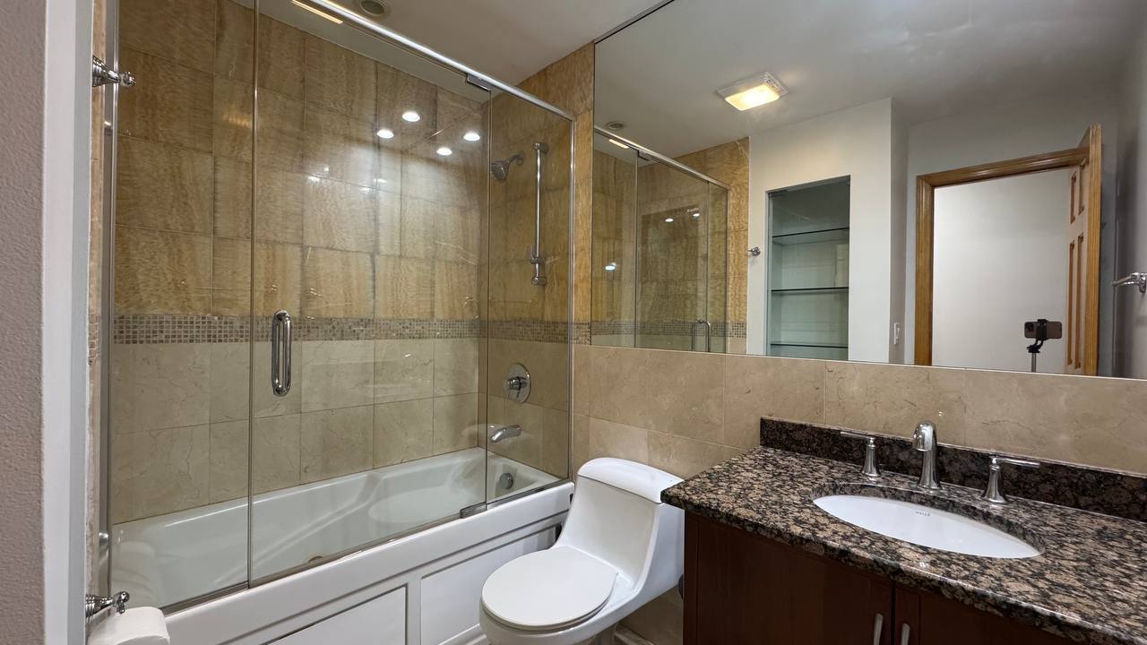 1650 Mill Street #206, Des Plaines, IL 60016