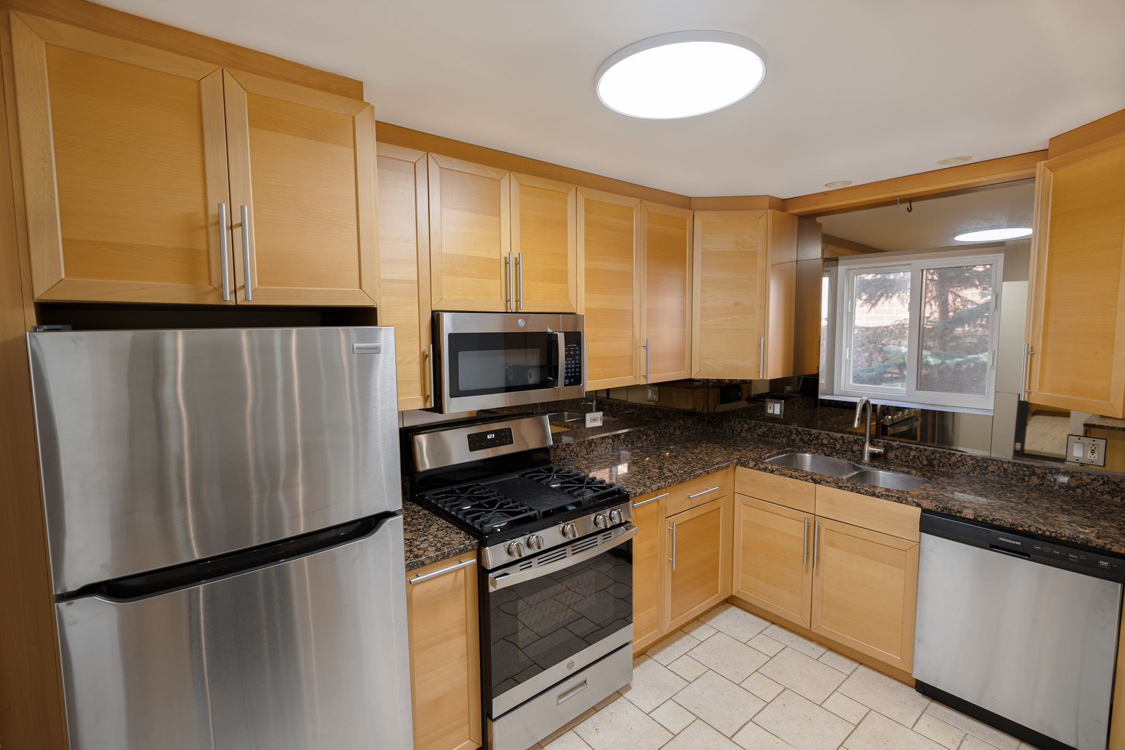 1650 Mill Street #206, Des Plaines, IL 60016