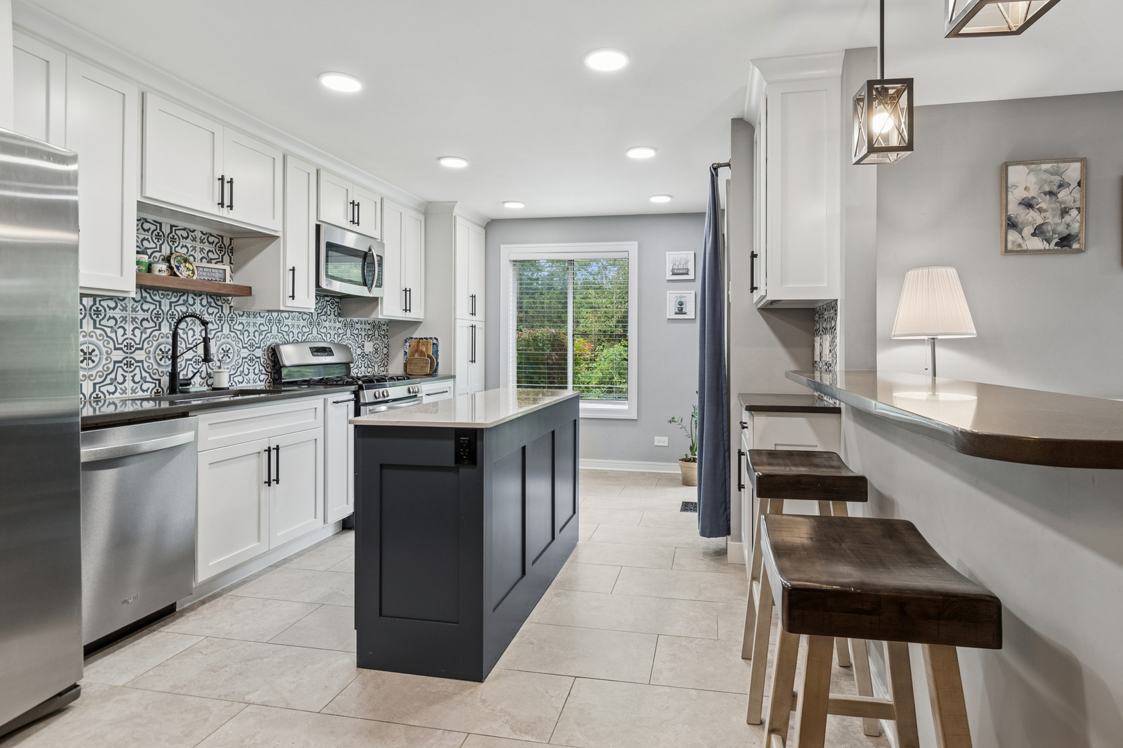 91 Midhurst Court #102A, Naperville, IL 60565