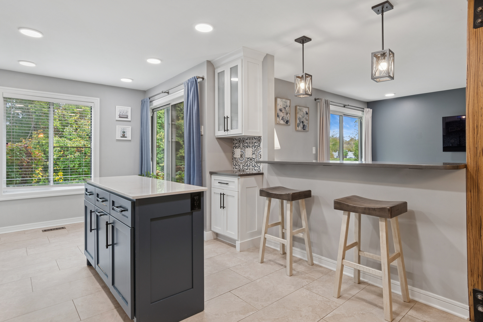 91 Midhurst Court #102A, Naperville, IL 60565