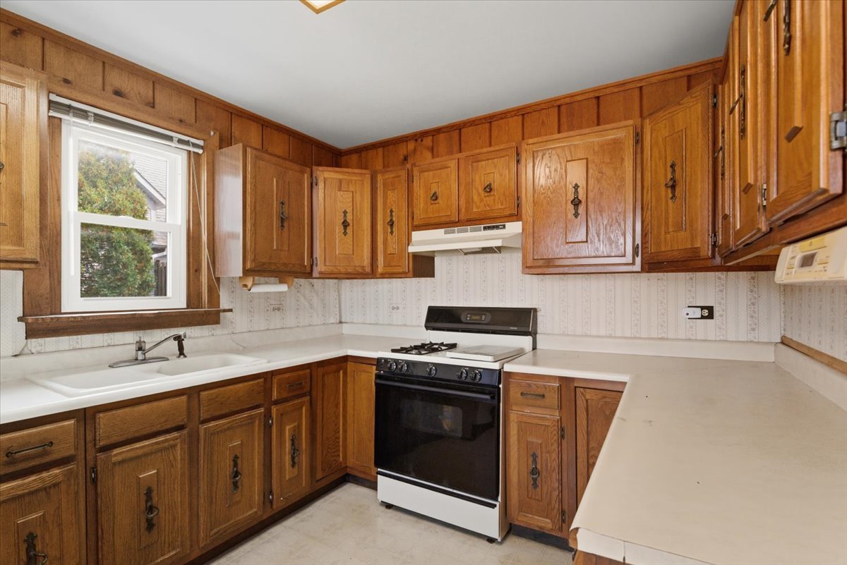 69 E Grand Avenue, Lake Villa, IL 60046