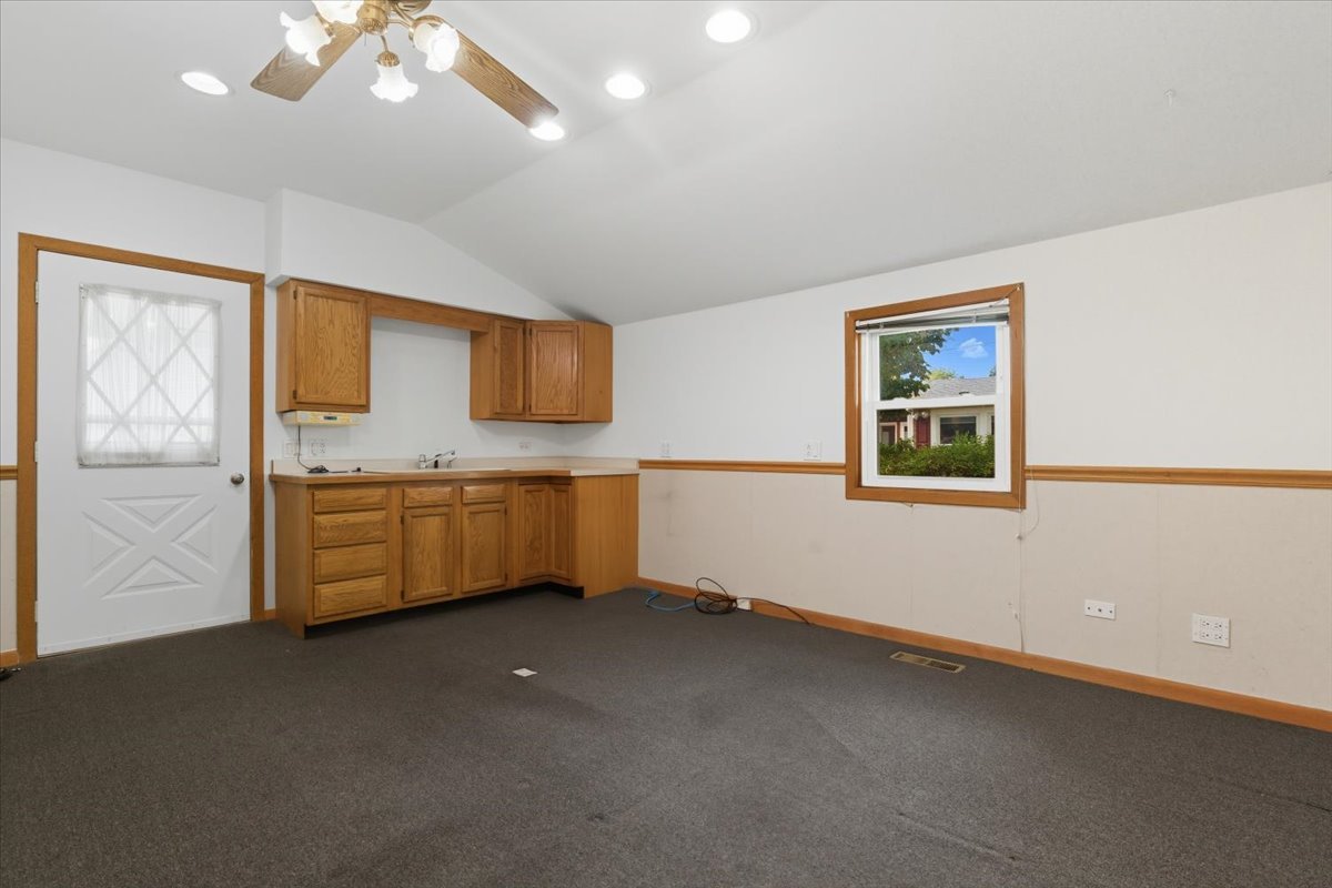 69 E Grand Avenue, Lake Villa, IL 60046