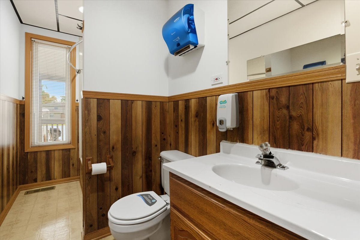 69 E Grand Avenue, Lake Villa, IL 60046