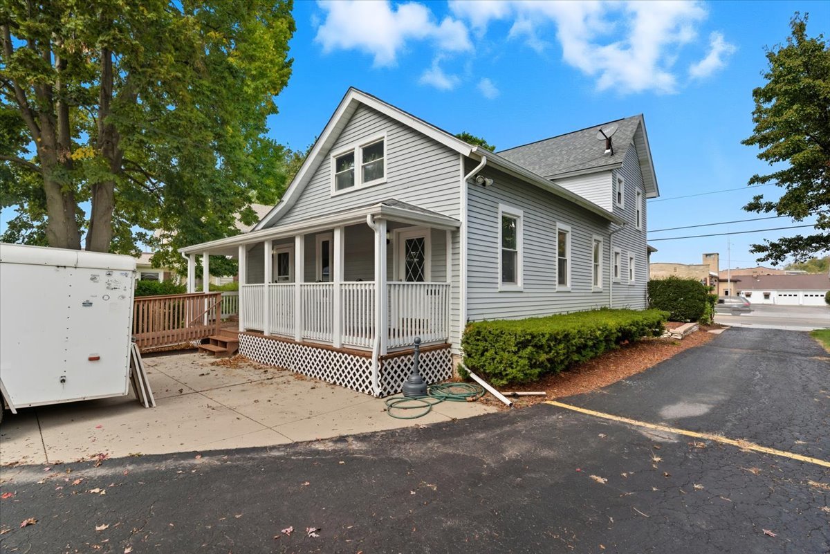 69 E Grand Avenue, Lake Villa, IL 60046