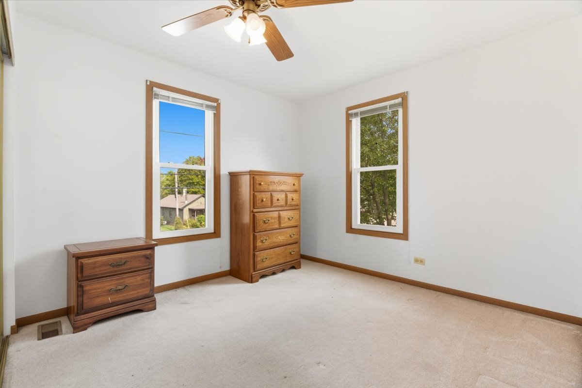 69 E Grand Avenue, Lake Villa, IL 60046