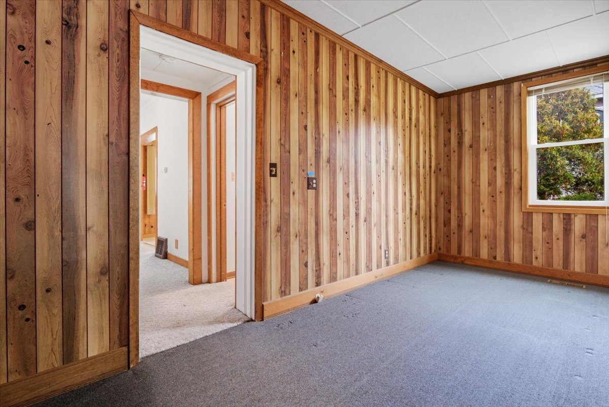 69 E Grand Avenue, Lake Villa, IL 60046