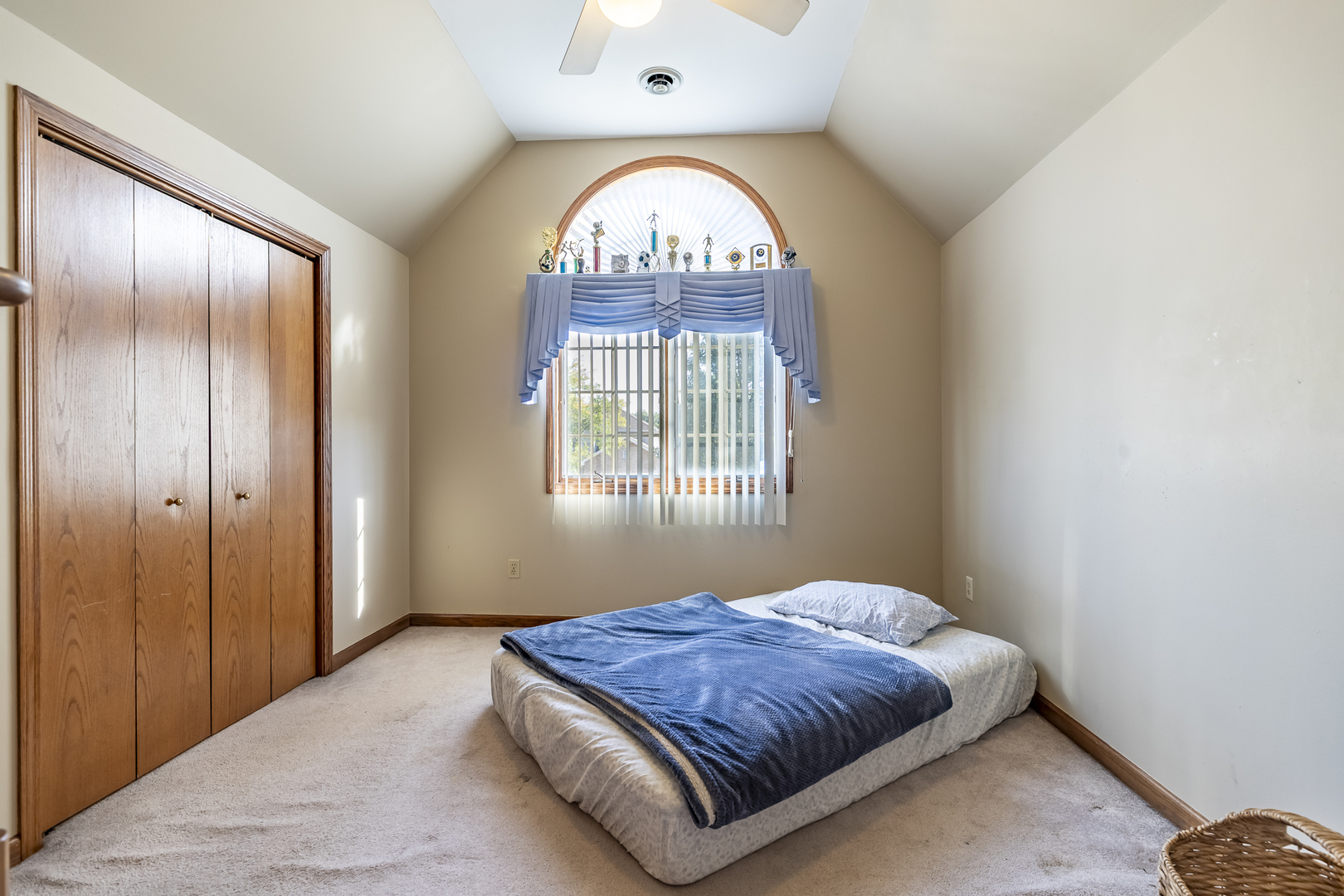 4934 Oriole Avenue, Schererville, IN 46375