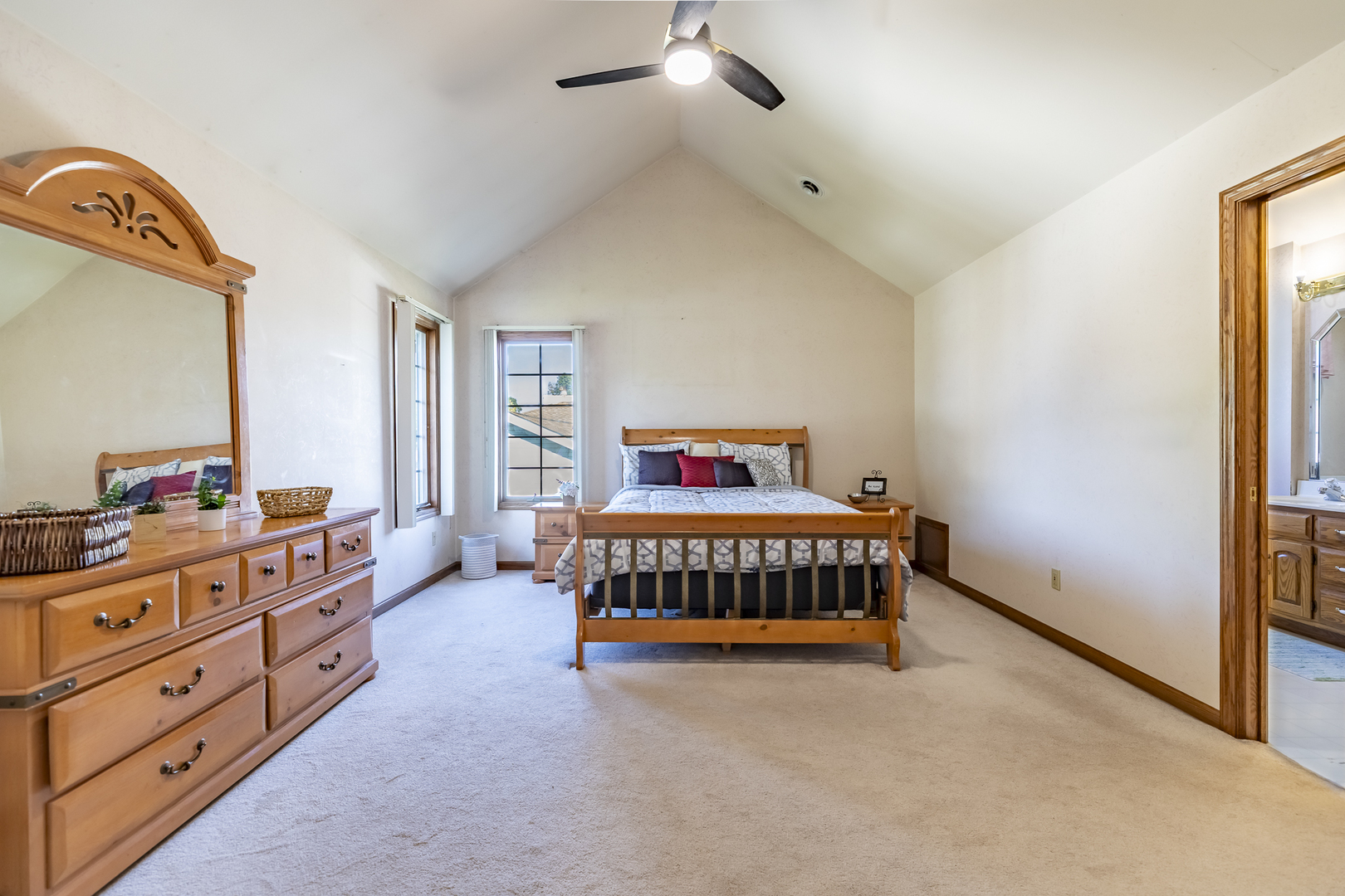 4934 Oriole Avenue, Schererville, IN 46375