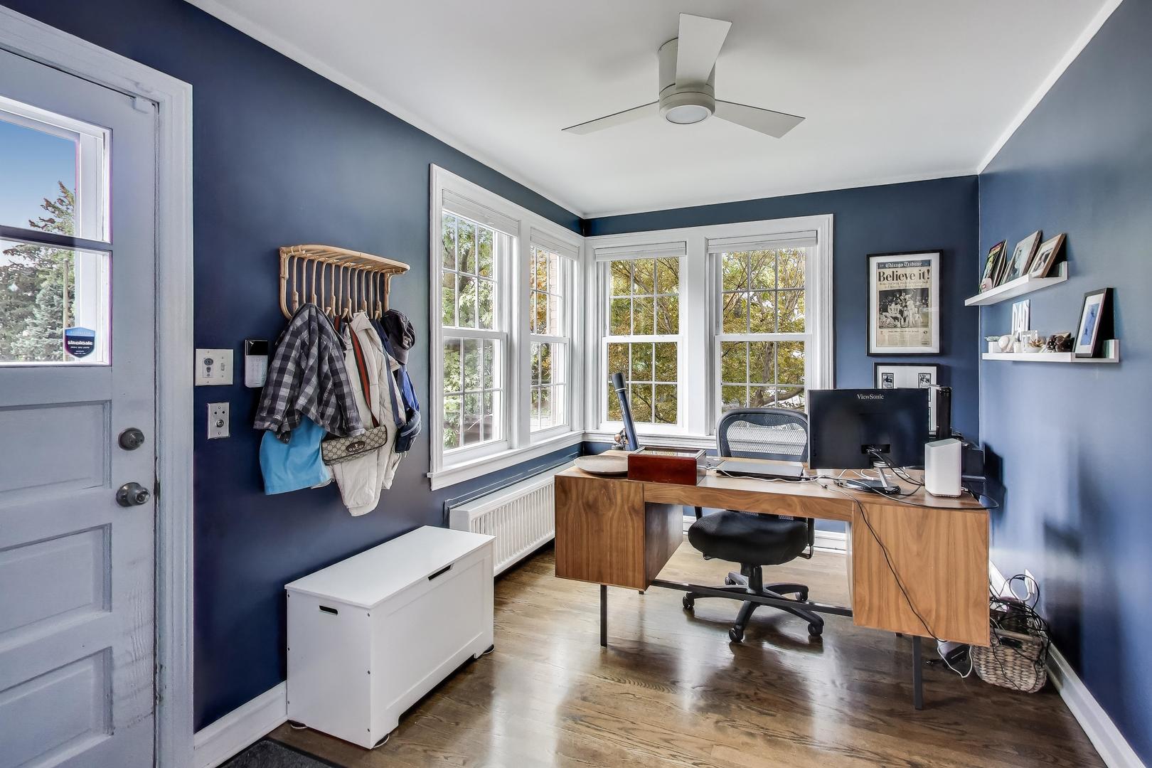 6132 N Naper Avenue, Chicago, IL 60631