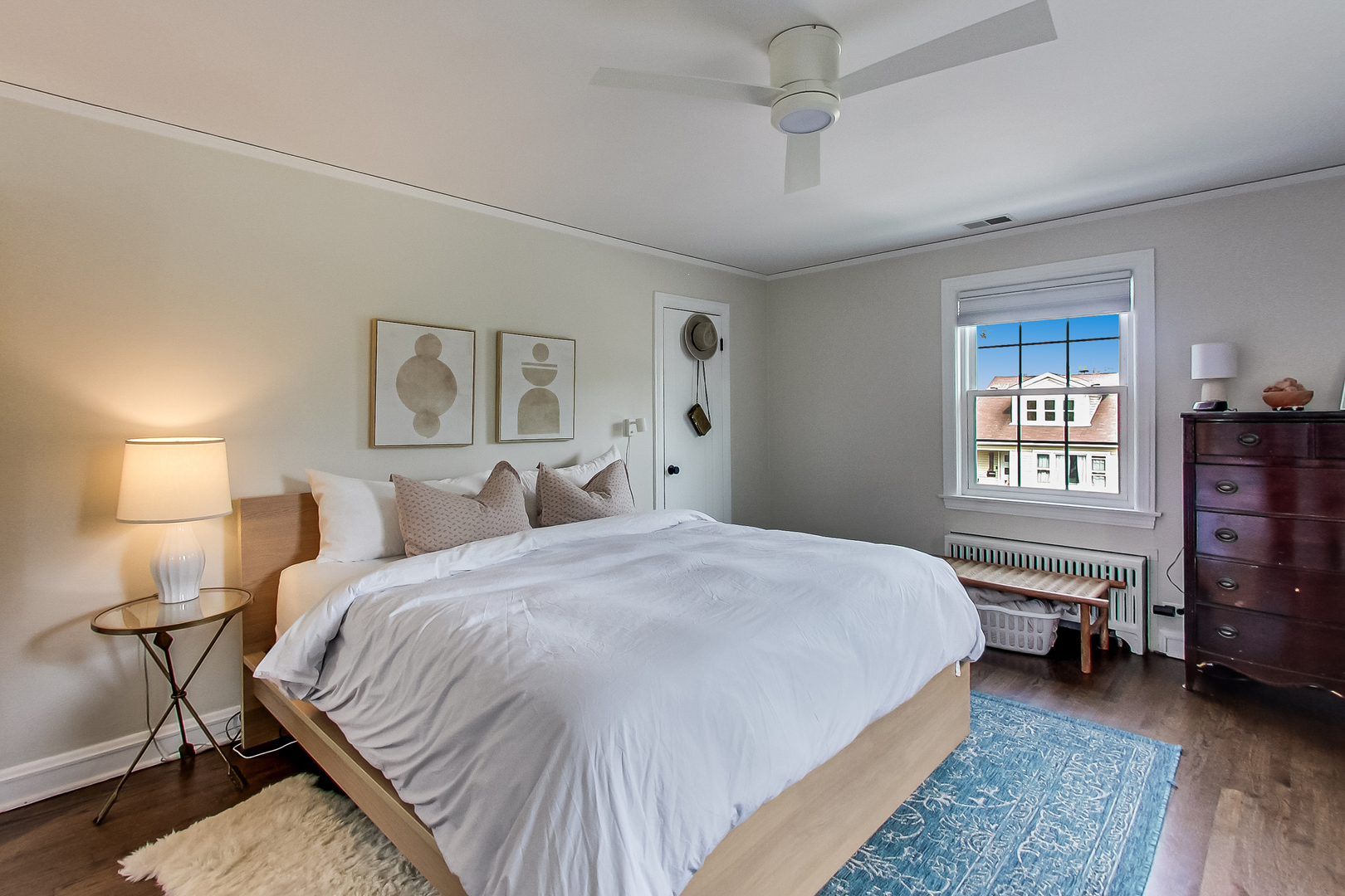 6132 N Naper Avenue, Chicago, IL 60631