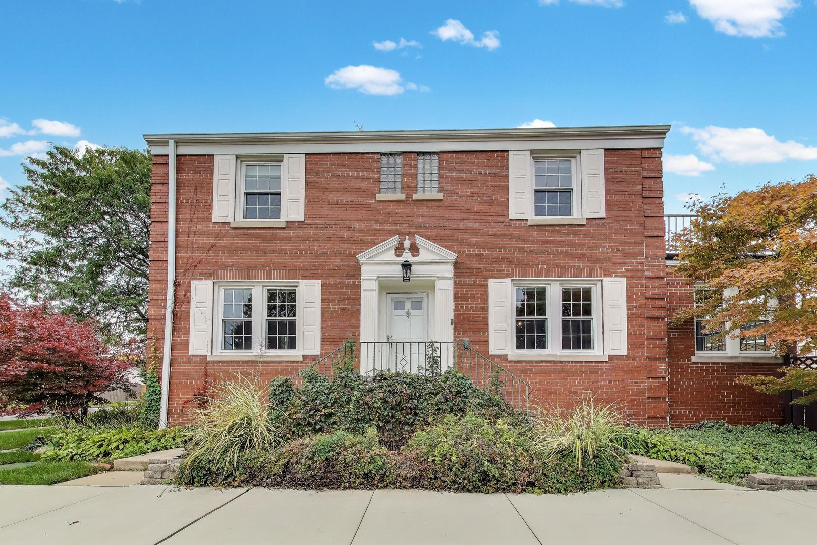 6132 N Naper Avenue, Chicago, IL 60631