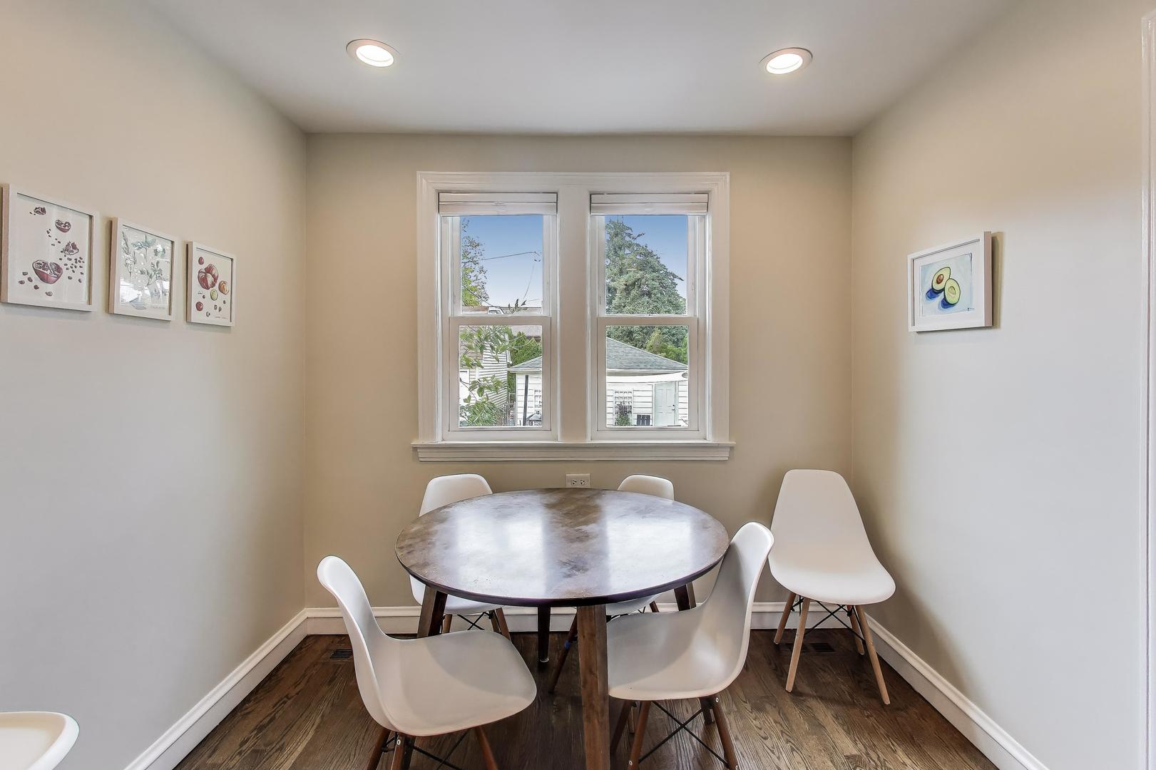 6132 N Naper Avenue, Chicago, IL 60631