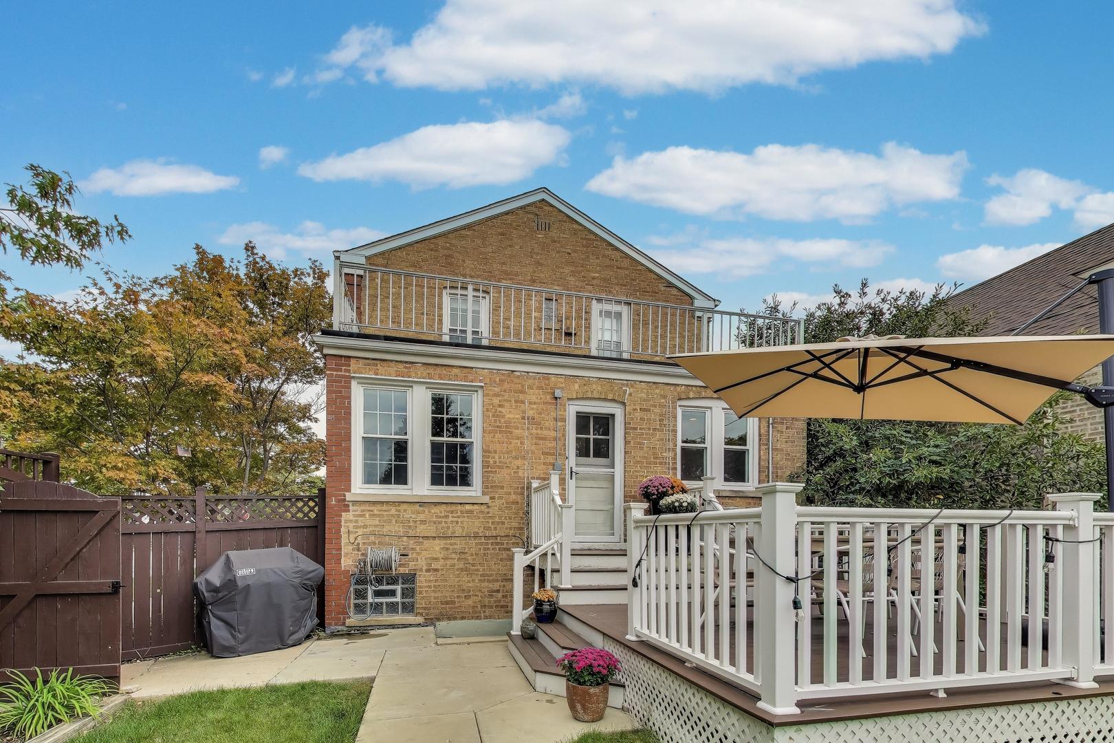 6132 N Naper Avenue, Chicago, IL 60631